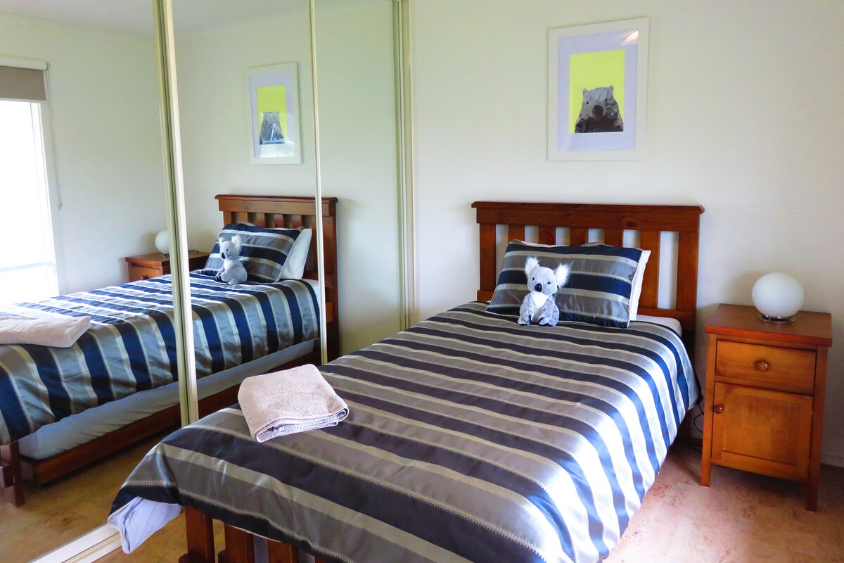 Wombat Room, 1 единично легло, 1 единично спално бельо и кърпи