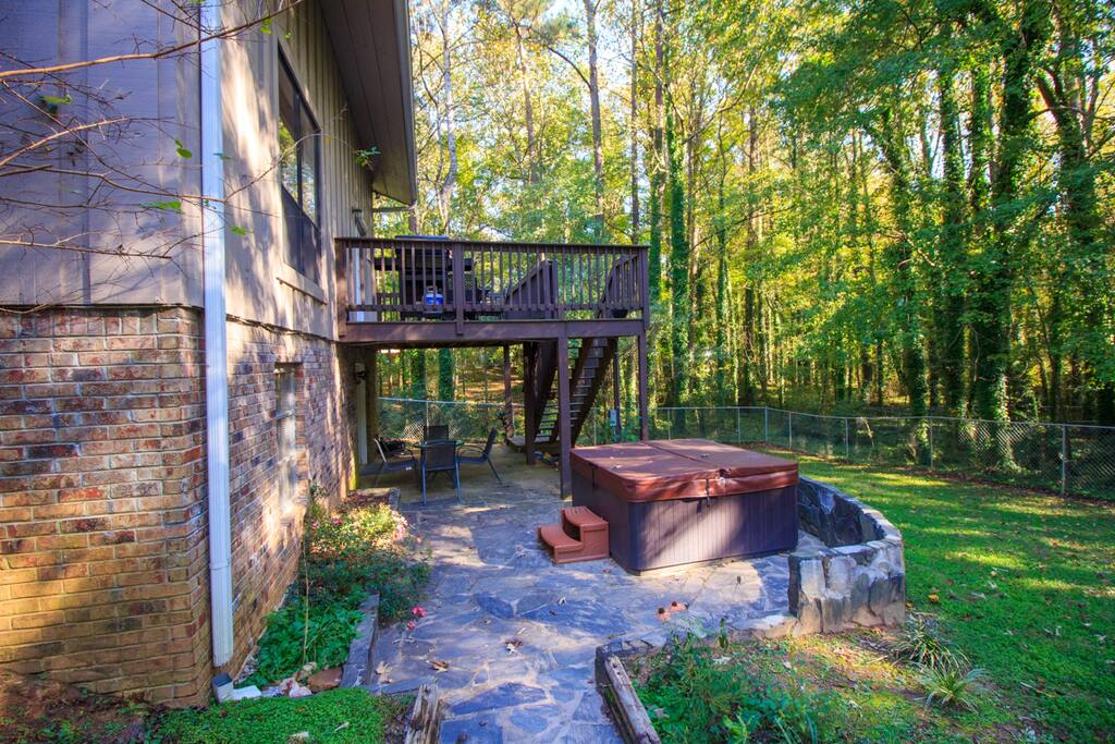 Fenced-in Backyard with Hot Tub, Patio and Balcony