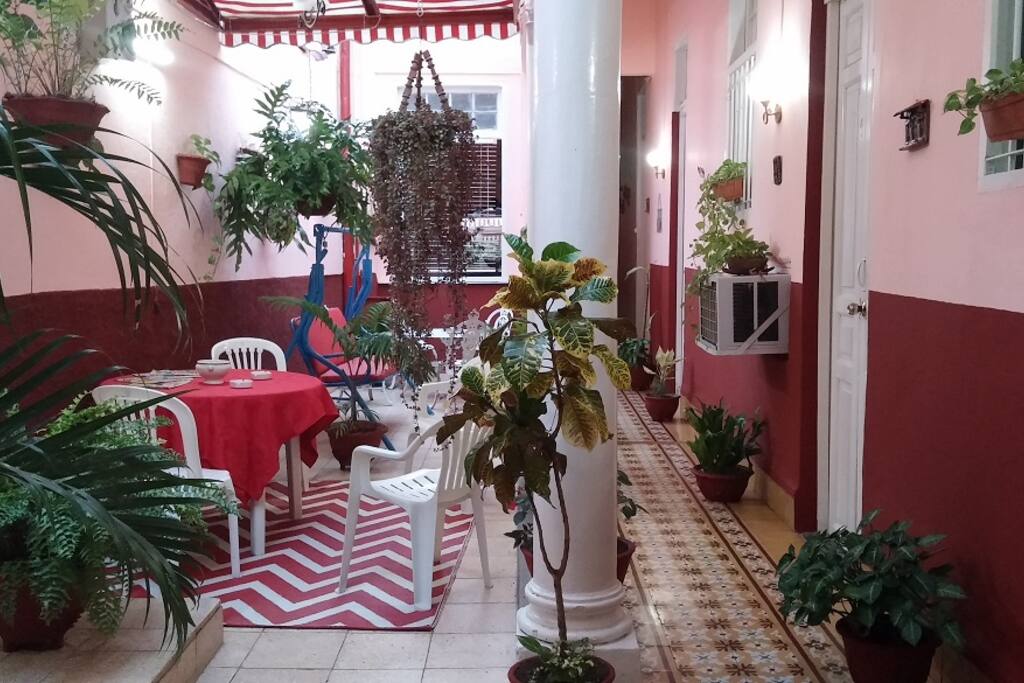 Patio Central para estancia de los turistas