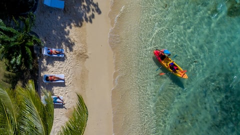 Centrally Located 2 bdrm beachfront villa w Chef