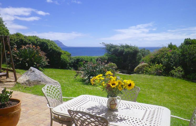 Penguin Suite Simon’s Town – Cape Town- Cape Point gallery image 2