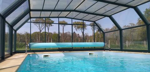 Beautiful farmhouse with private heated pool Dinan