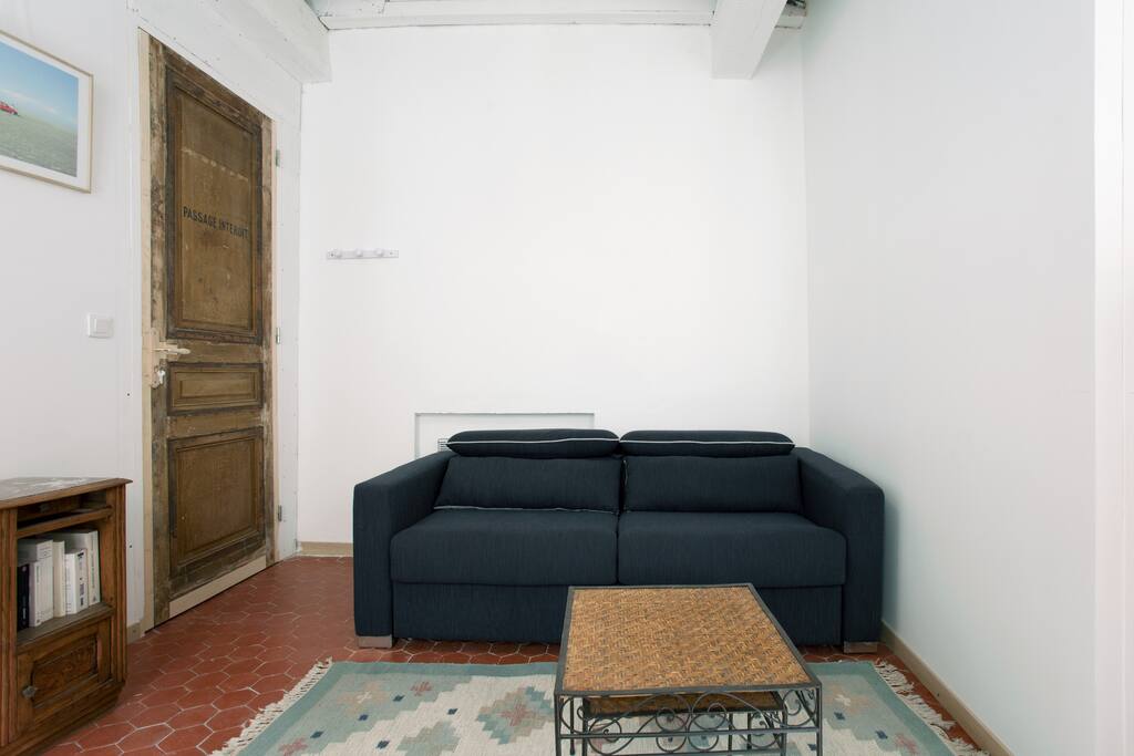 Un canapé lit confortable