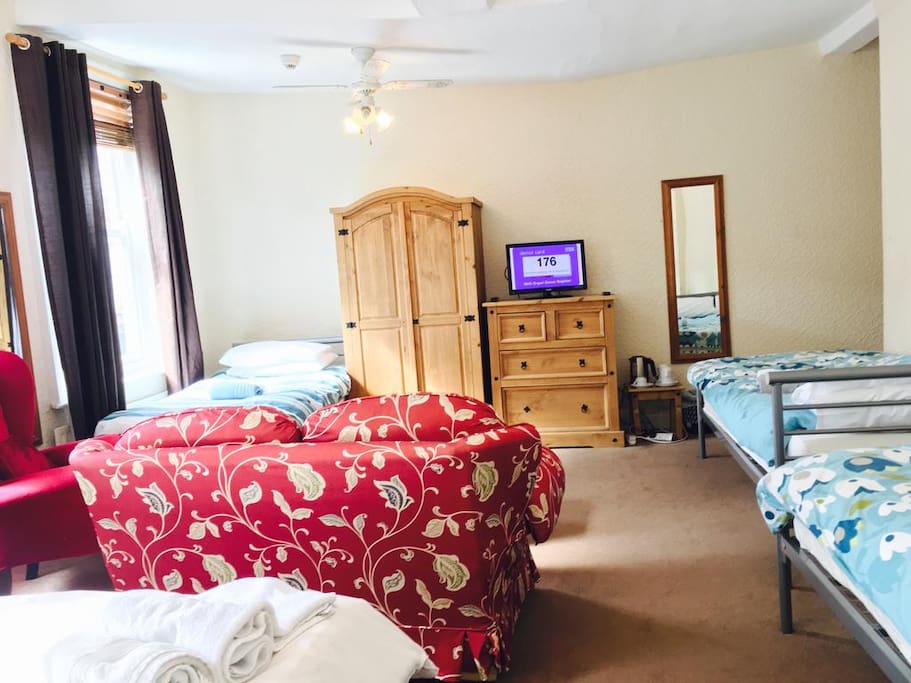 Guest room