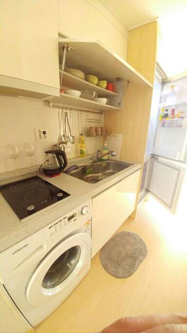 취사,조리도구가 준비되어 있어요
cooking ware
pots and pans
kitchen gadget
ready