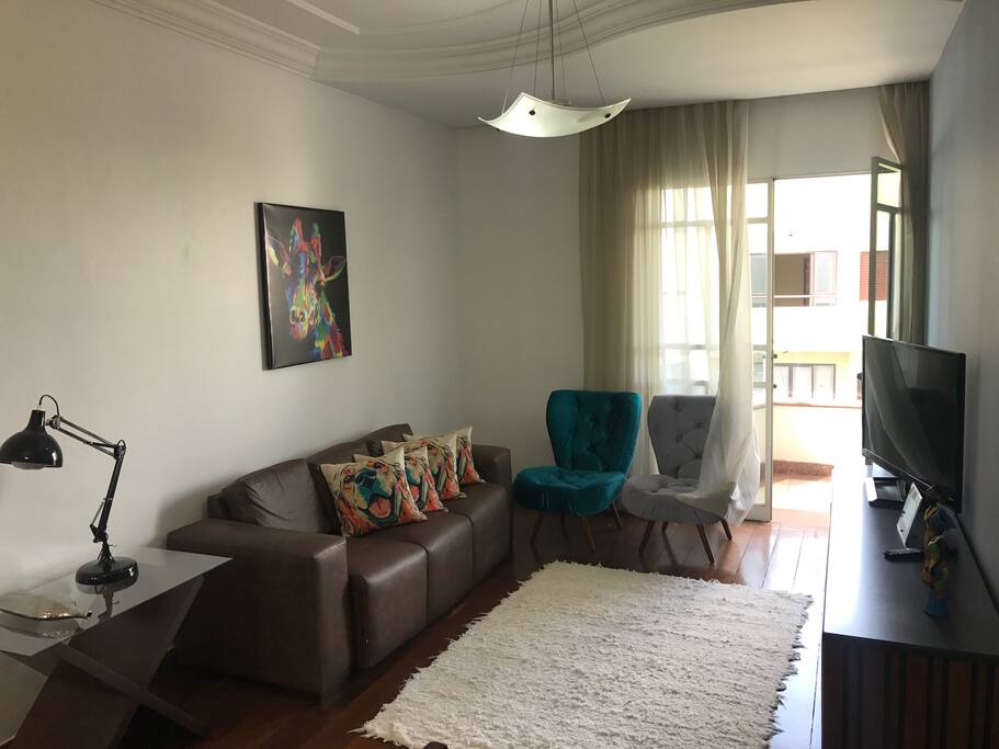 Living
(fumar só na sacada hein, e com a porta fechada!)