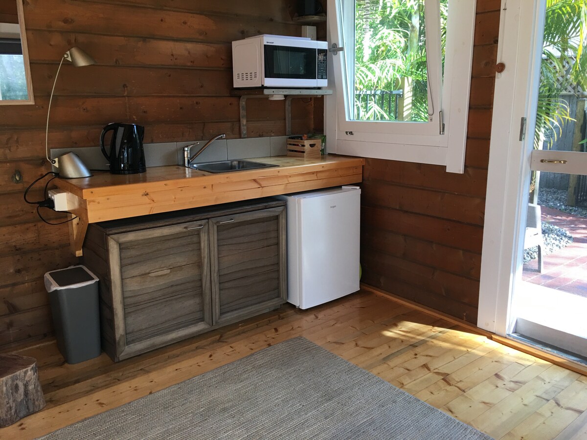Successful Airbnb property: “CASTAWAY” Stylish retreat. Scandinavian cabin. in South West Rocks