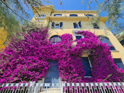 Villa Ferrer with terrace - view of sea and 5terre