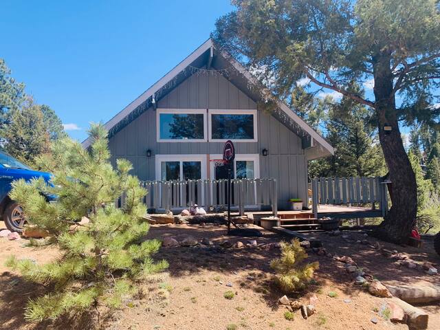 Cozy and Peaceful Mountain House