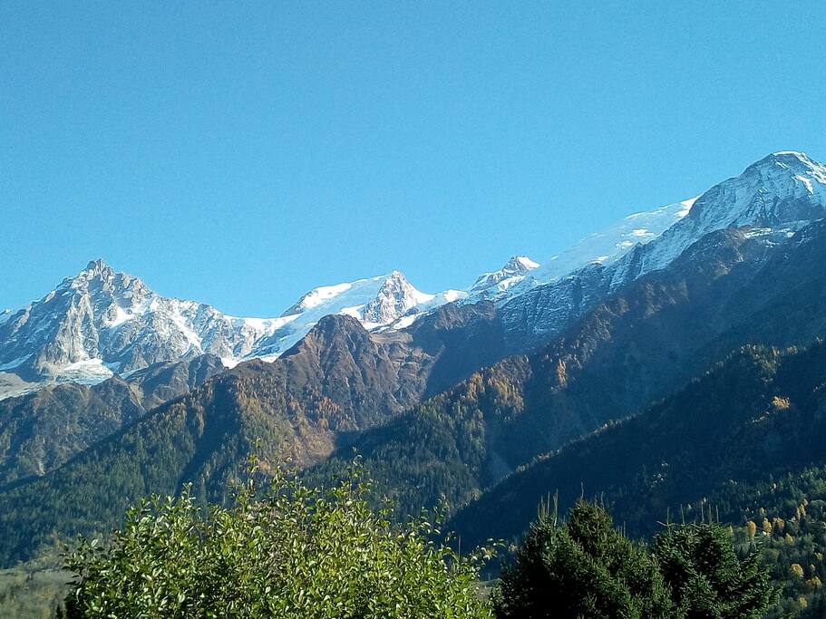 Vue panoramique sur la chaine depuis notre balcon