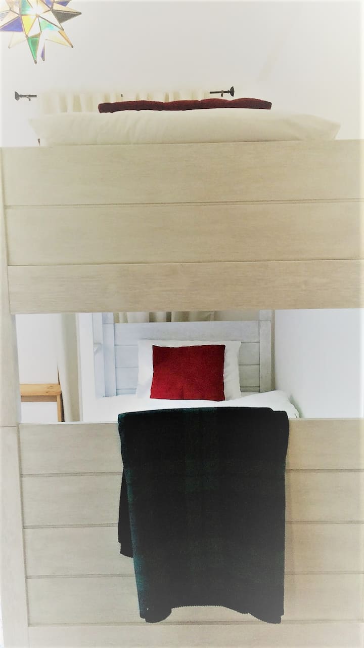 سرير مزدوج بطابقين 