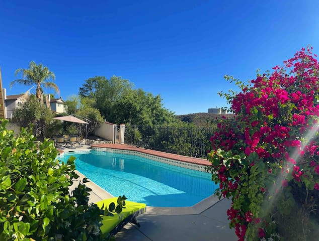 Cheerful four bedroom house with charming view!