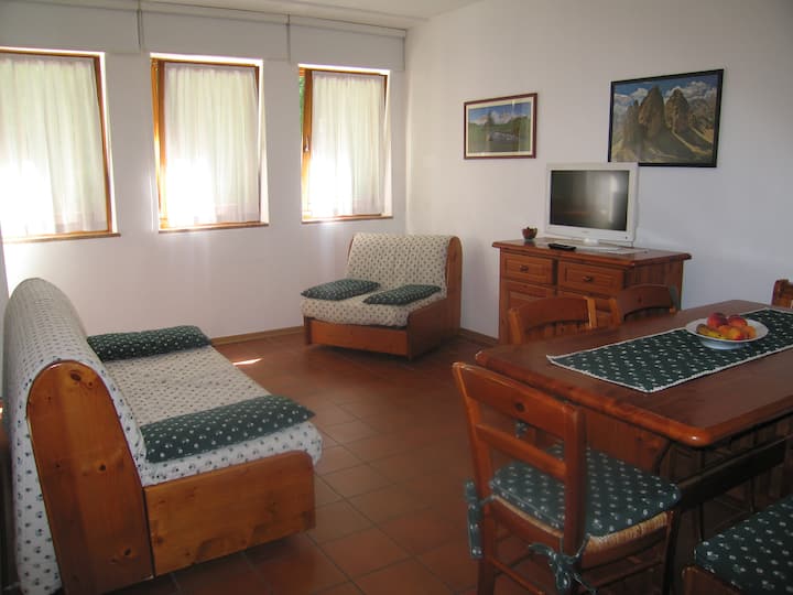 Cozy apartment at the foot of the Marmolada