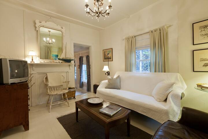 The French House Cottage Bungalows For Rent In Wilmington North