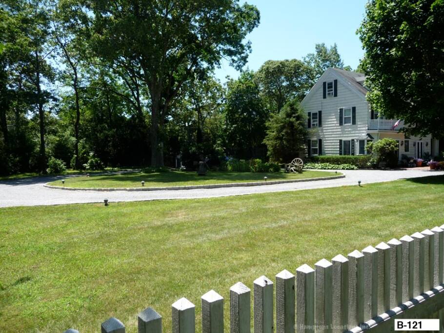Driveway & parking