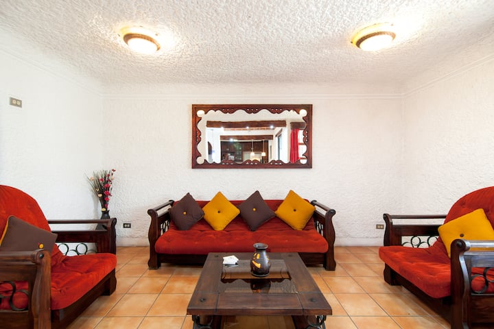 Auténtico • Colonial | Cozy | 4p + A/c + Parqueo - Guatemala
