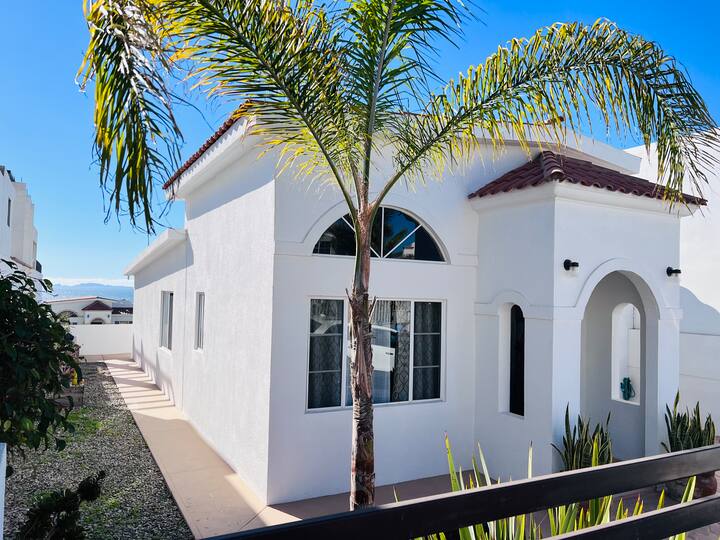Entremar I, private and secure entrance to Ensenada Houses for Rent
