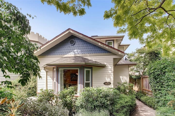 Modern Luxury Water View: 7 min to Cruise/Downtown gallery image 3