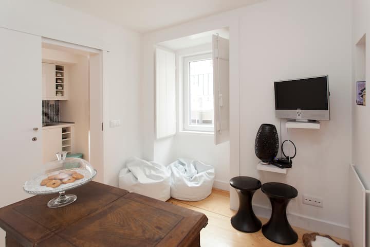 Appartement De Charme Avec Jardin, Bairro Alto - Lisbon