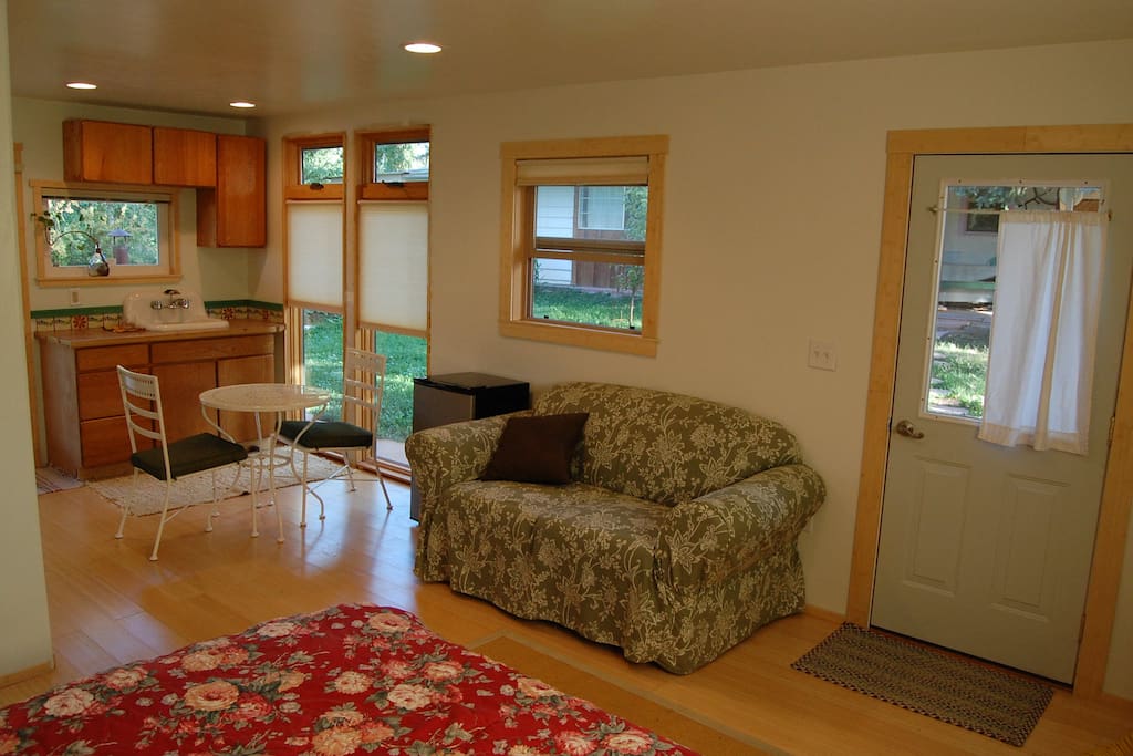 The Garden Cottage in Paonia Houses for Rent in Paonia, Colorado