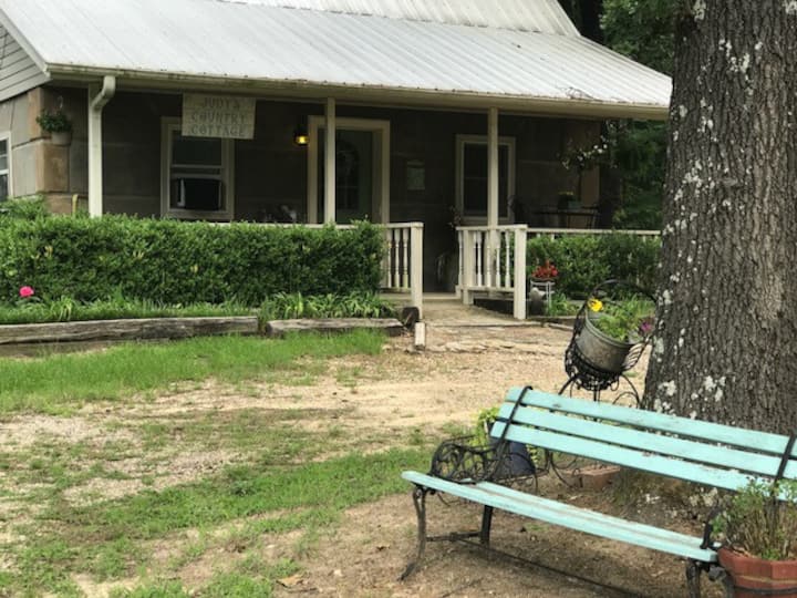 Judy's Country Cottage