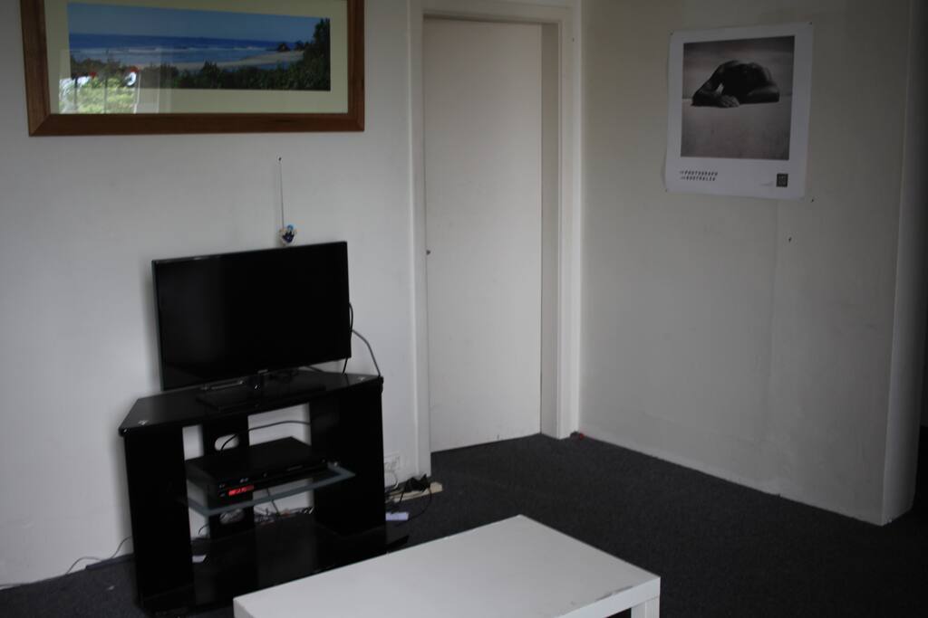 TV w/ sofa