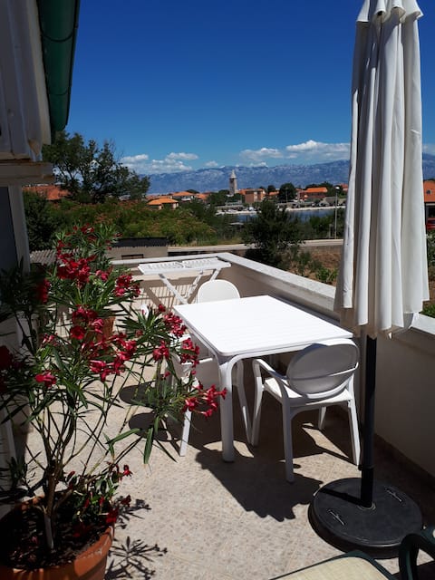 Popular Airbnb listing: Apartment ANA in Nin