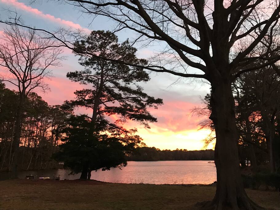 Amazing winter sunsets and sunrises to see daily!:)