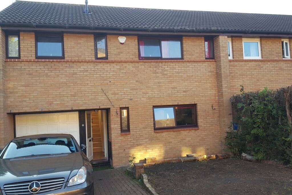 Front of house - End of terrace clean and tidy 4 Bedroom House, Oldbrook, Milton Keynes. 10 Minutes walk to all amenities.