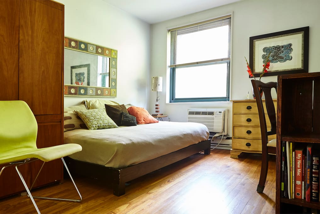 guest room for rent, closet, dresser, desk with chair- currently rented