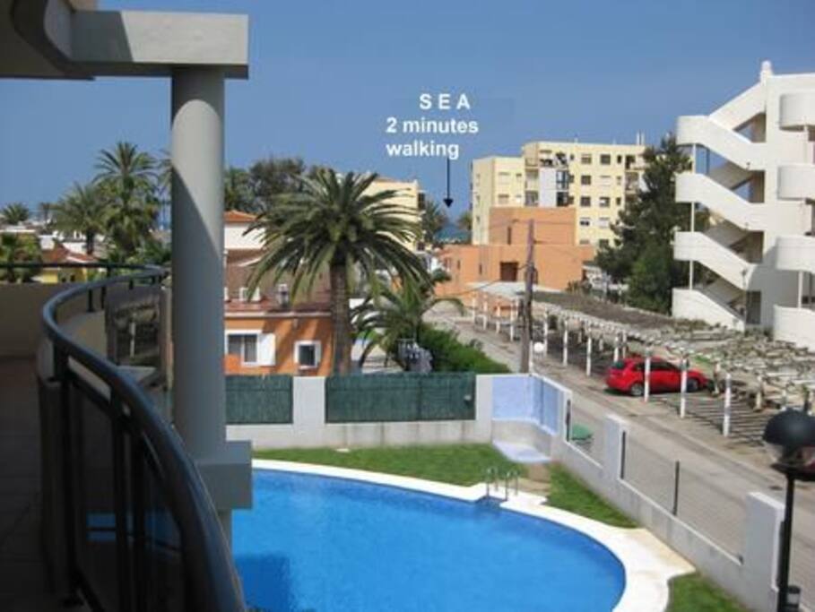 Sea: 2 minutes walking distance