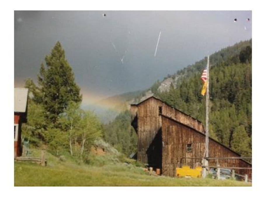 Historic Yellow Jacket Mine Stamp mill, Office cabin to the left