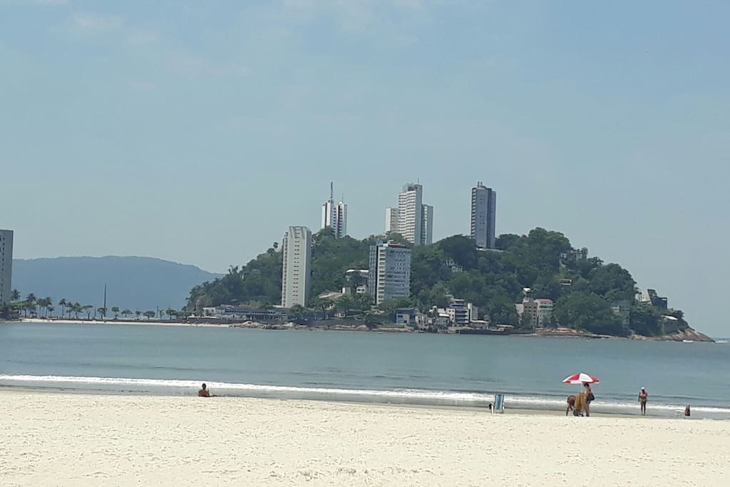 Praia a 20 metros Pé na Área.