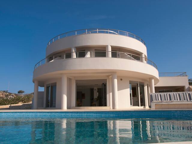 Villa Andromeda gallery image 2