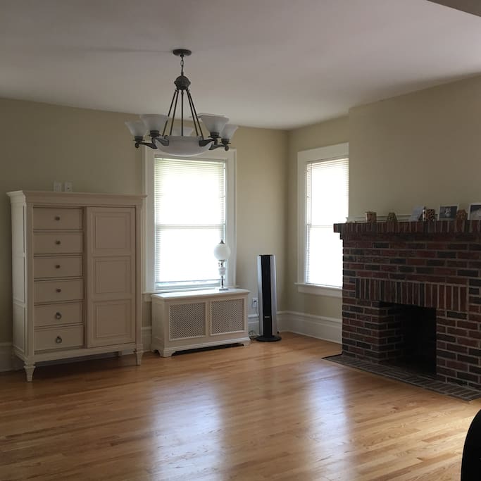 Large spacious rooms with high ceilings