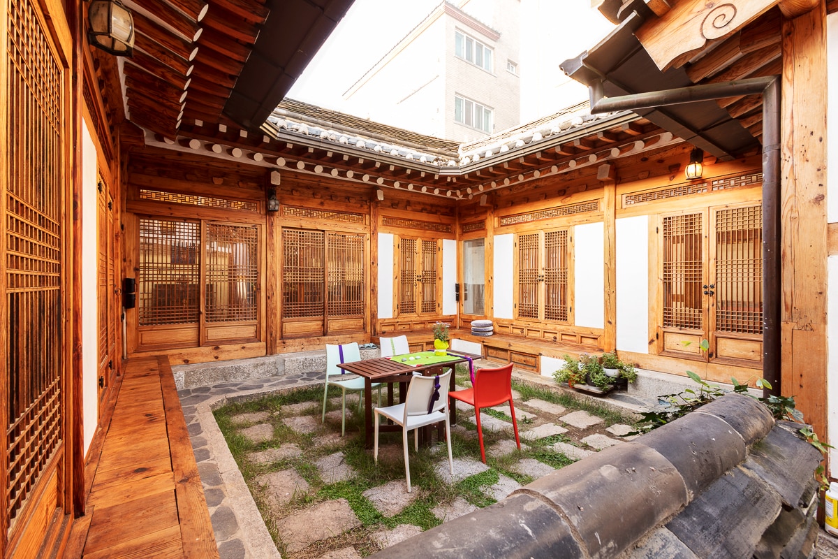 Korean traditional house in Bukchon Hanok Village - Houses for Rent in ...