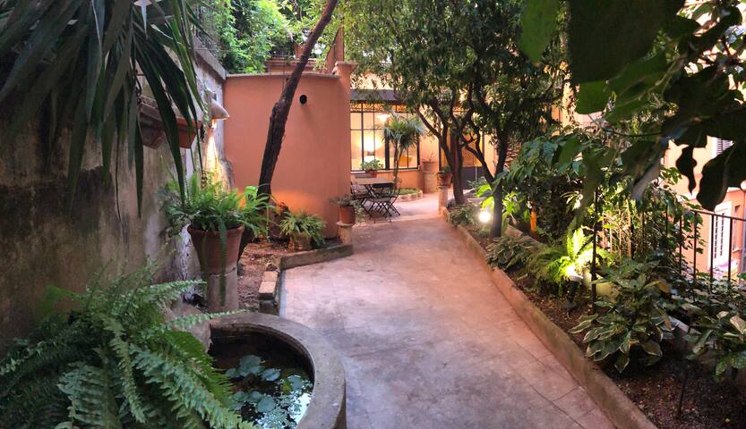 A peaceful garden behind the Coliseum gallery image 2