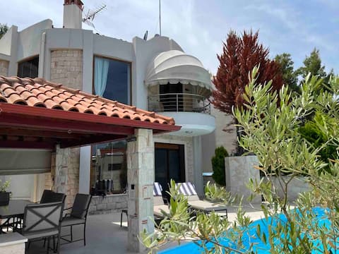Villa 90m from beach with private swimming pool