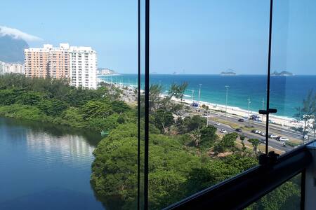 Apartamento Inteiro indevassável - Frente mar