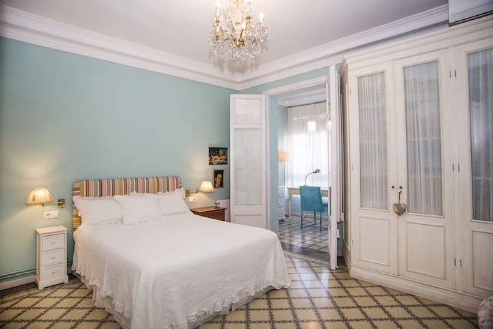 Gran piso en el Centro (Sagrada Familia)