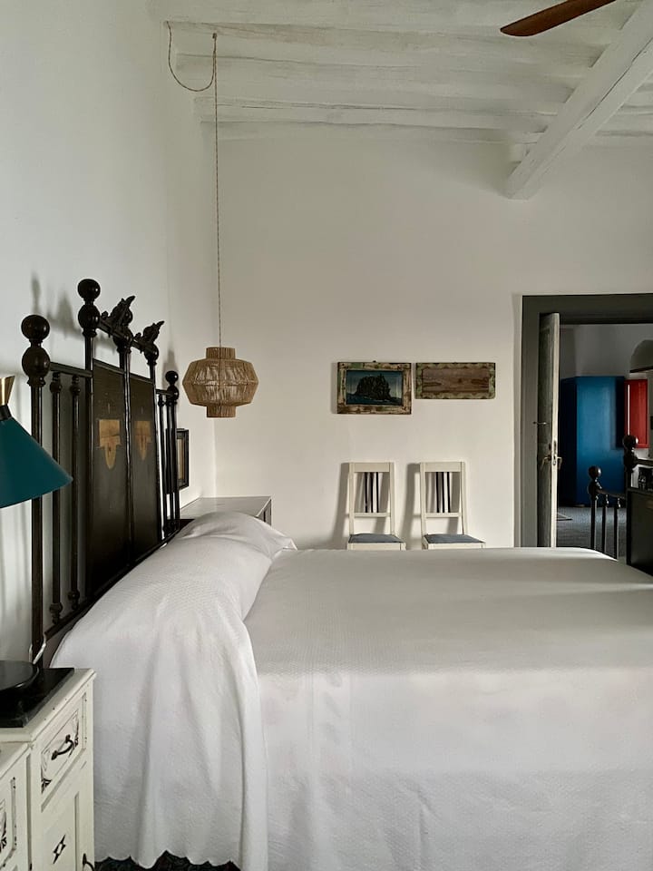 საძინებელი 1