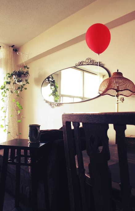 DINING ROOM table facing the valley & mirror view