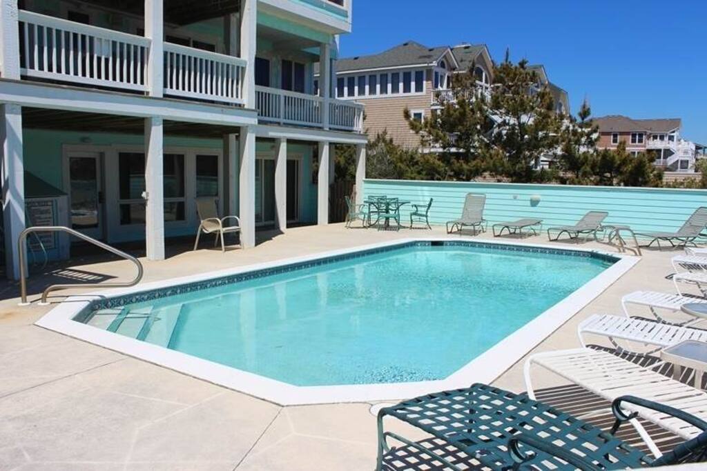 Pool,Water,Building,Villa,Computer
