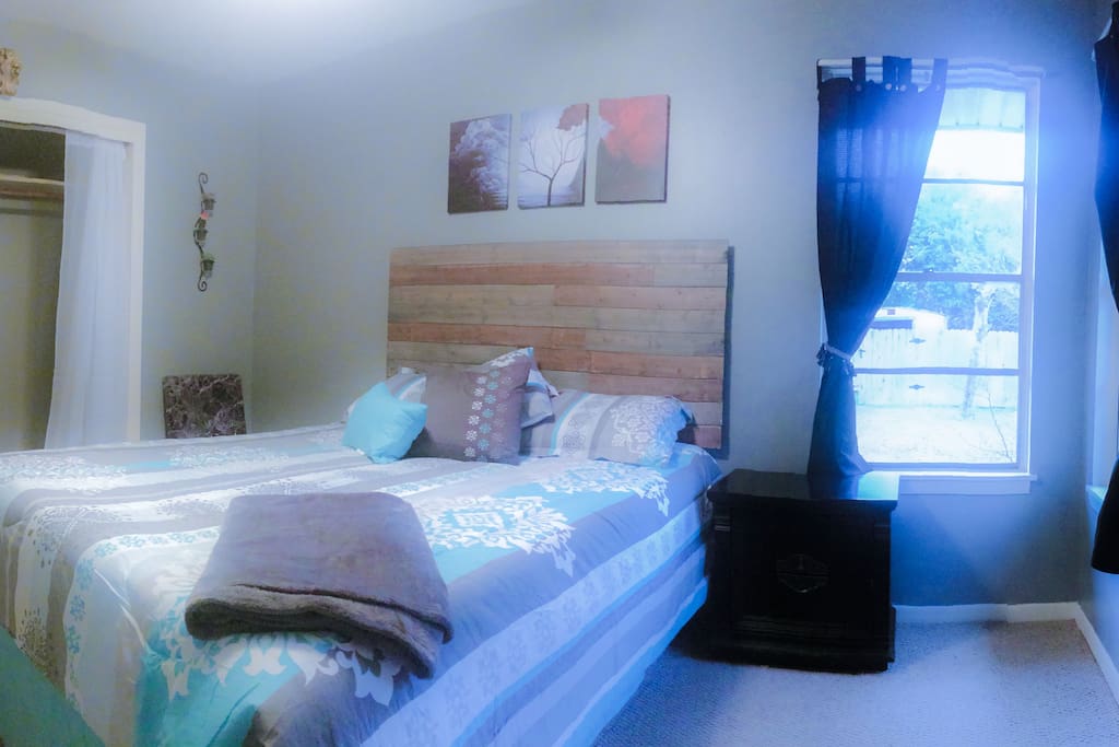 Bedroom with WIFI