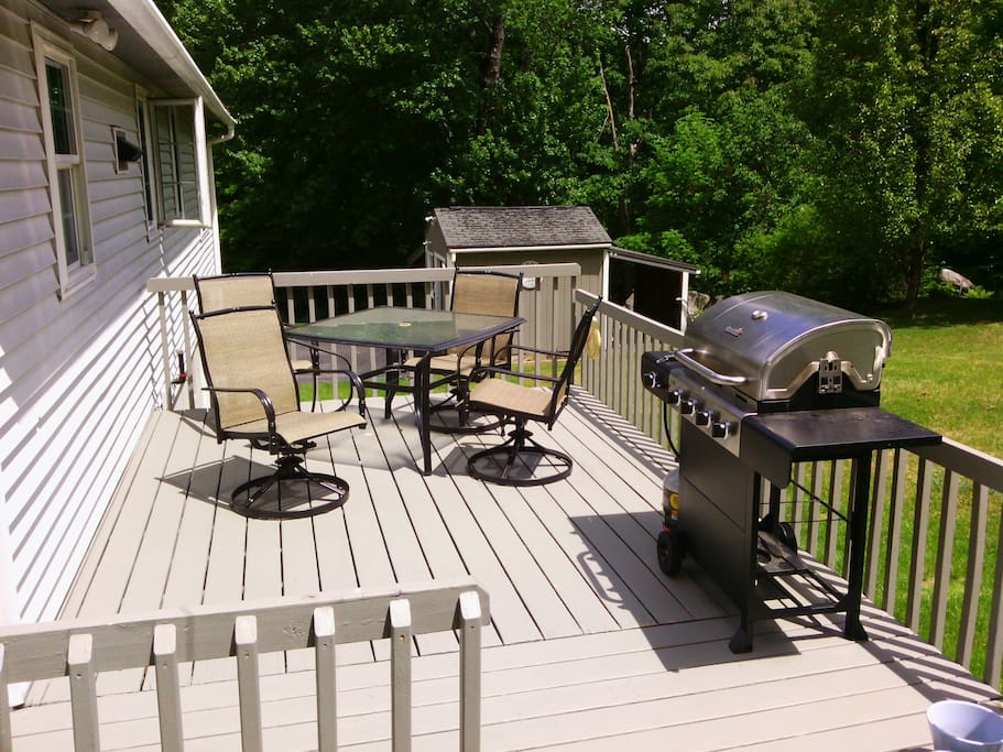 Shared Deck and Bar-bq