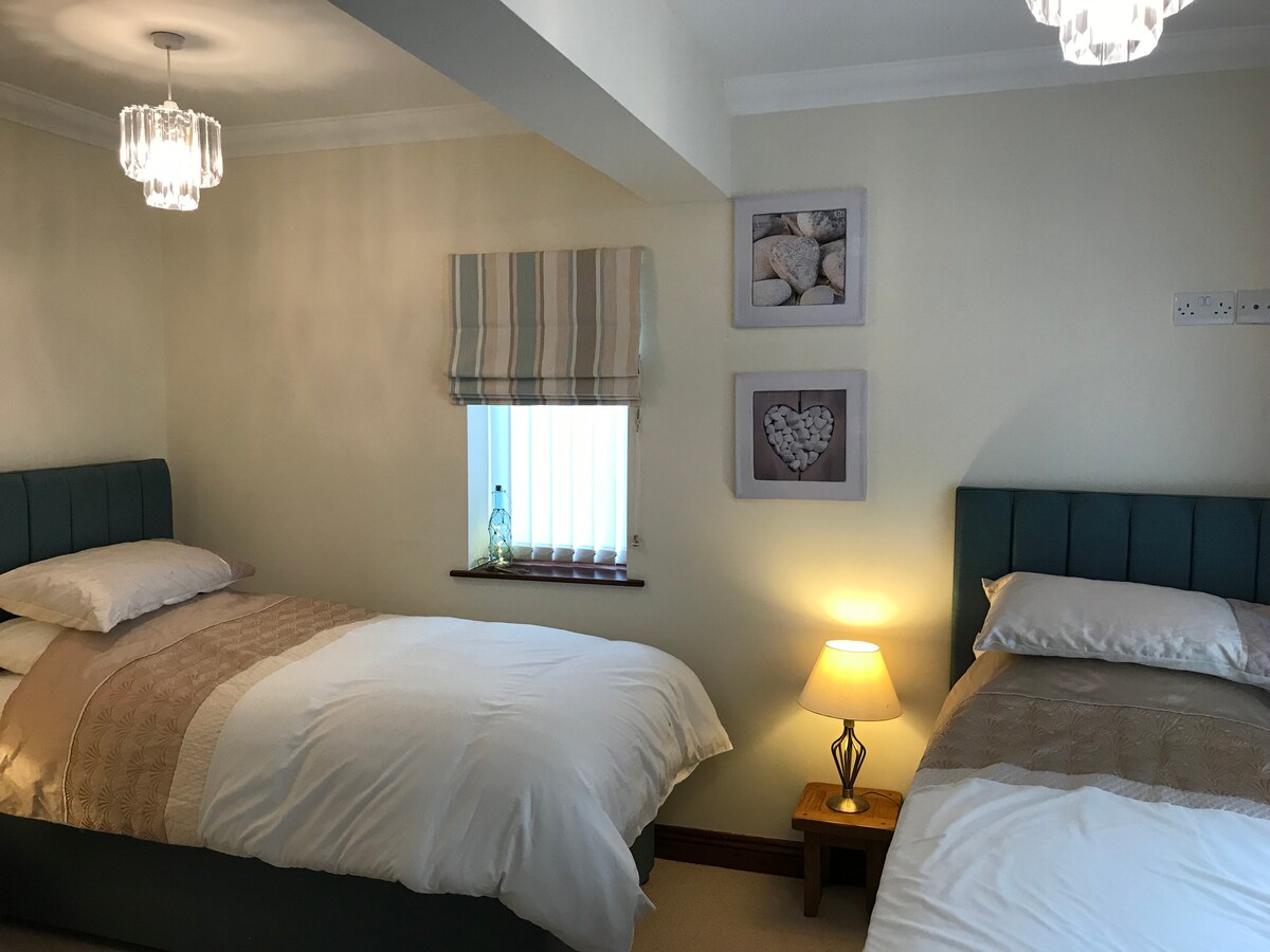 Ყვავის ბუდე - საძინებელი