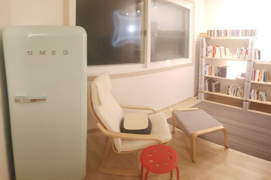 SMEG 냉장고 입니다.