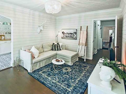 Successful Airbnb property: Stylish Duplex in "Historically Hip" Cooper-Young in Cooper Young