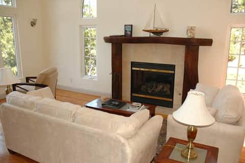 Top Airbnb: Seaview on Burton in Cambria
