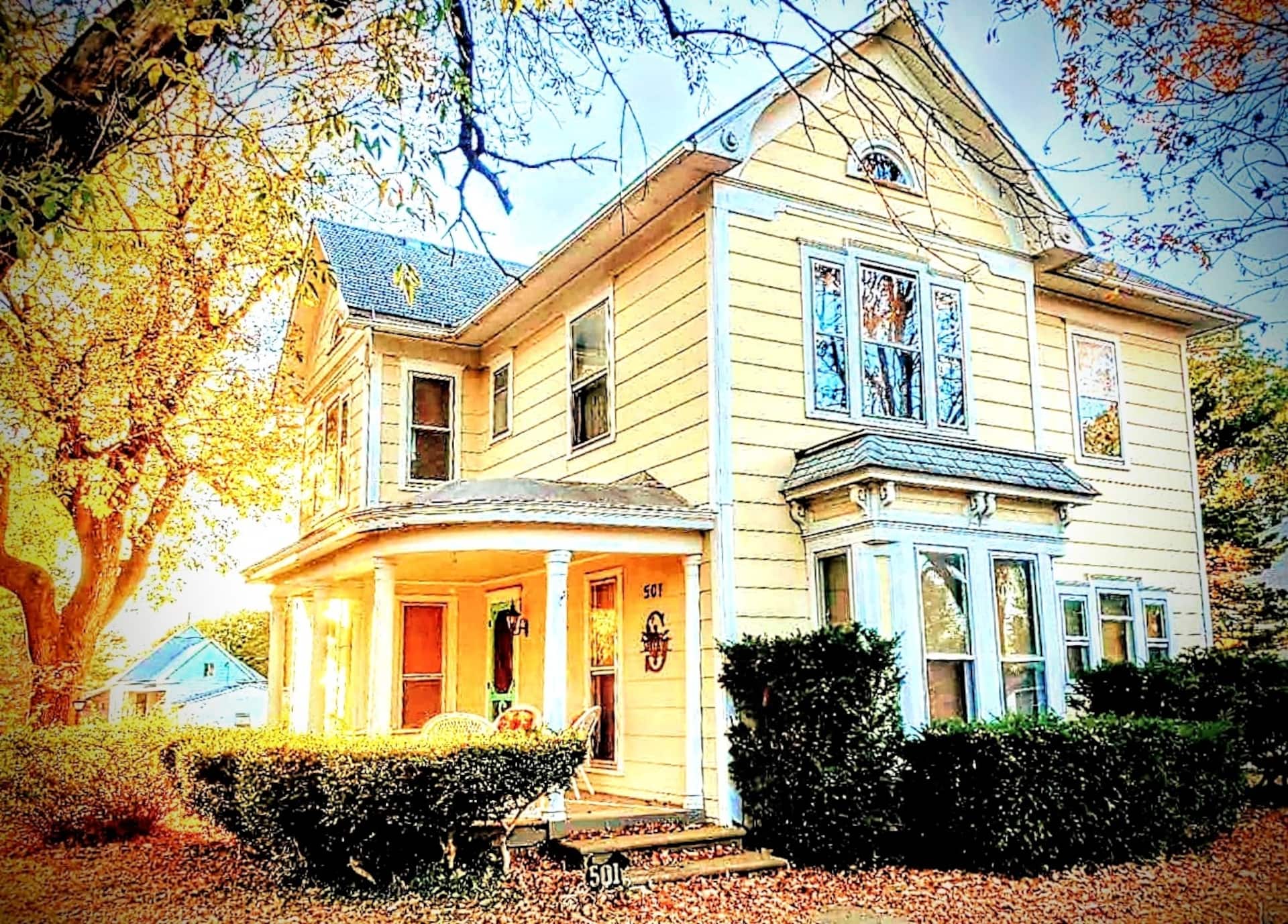 SONGBIRD... A Romantic & Inviting Victorian Abode